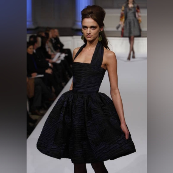 $5,000 OSCAR DE LA RENTA EXCLUSIVE BLACK BLUE SILK RUNWAY DRESS US XS - Picture 3 of 16
